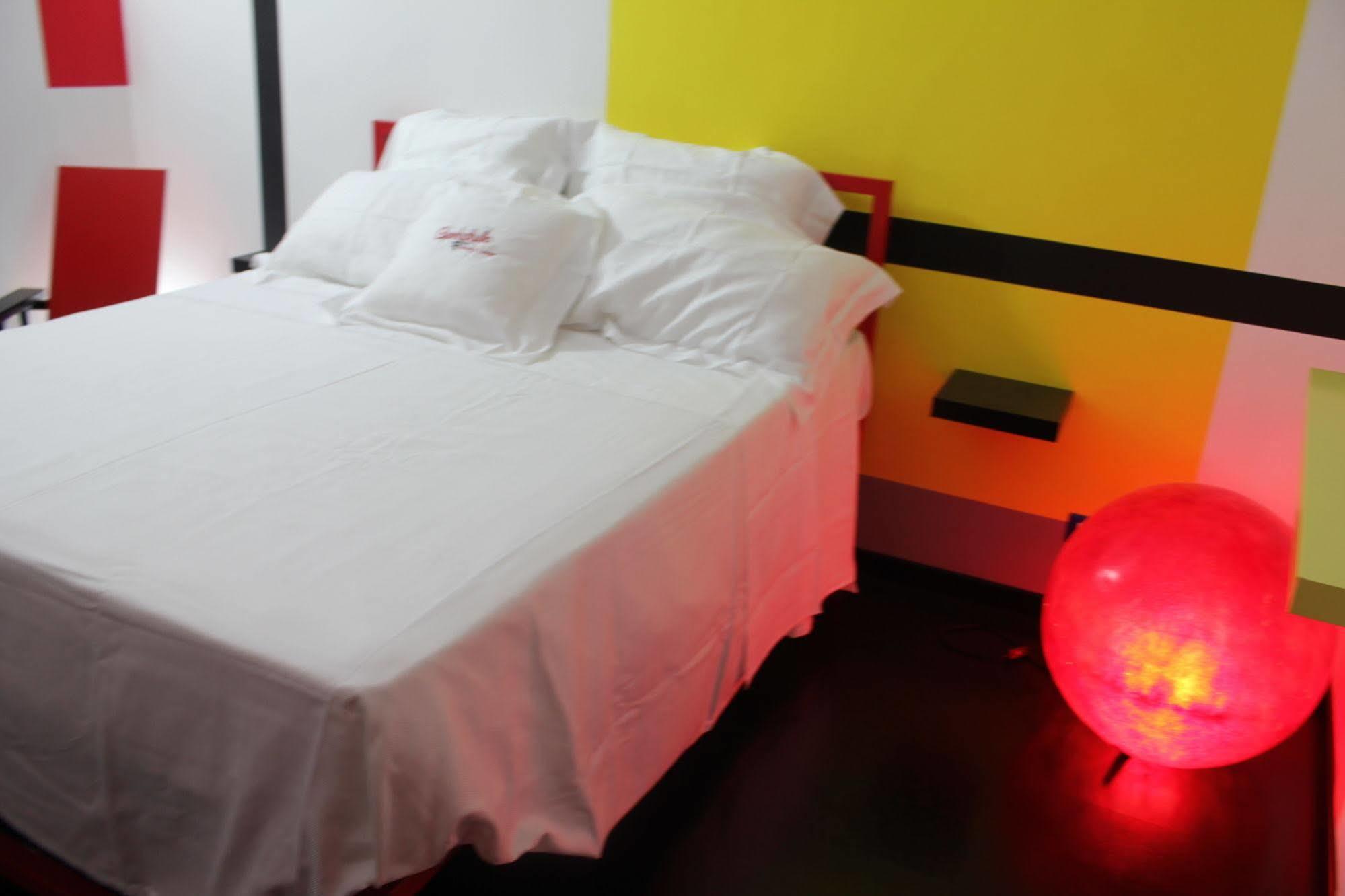 กุมบาบุลลาลักชูรี่เฮาส์ Bed & Breakfast รากูซา ภายนอก รูปภาพ